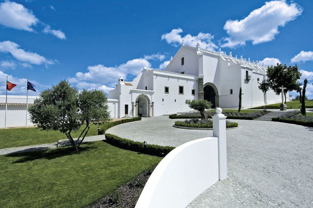 Convento Do Espinheiro, Historic & Évora